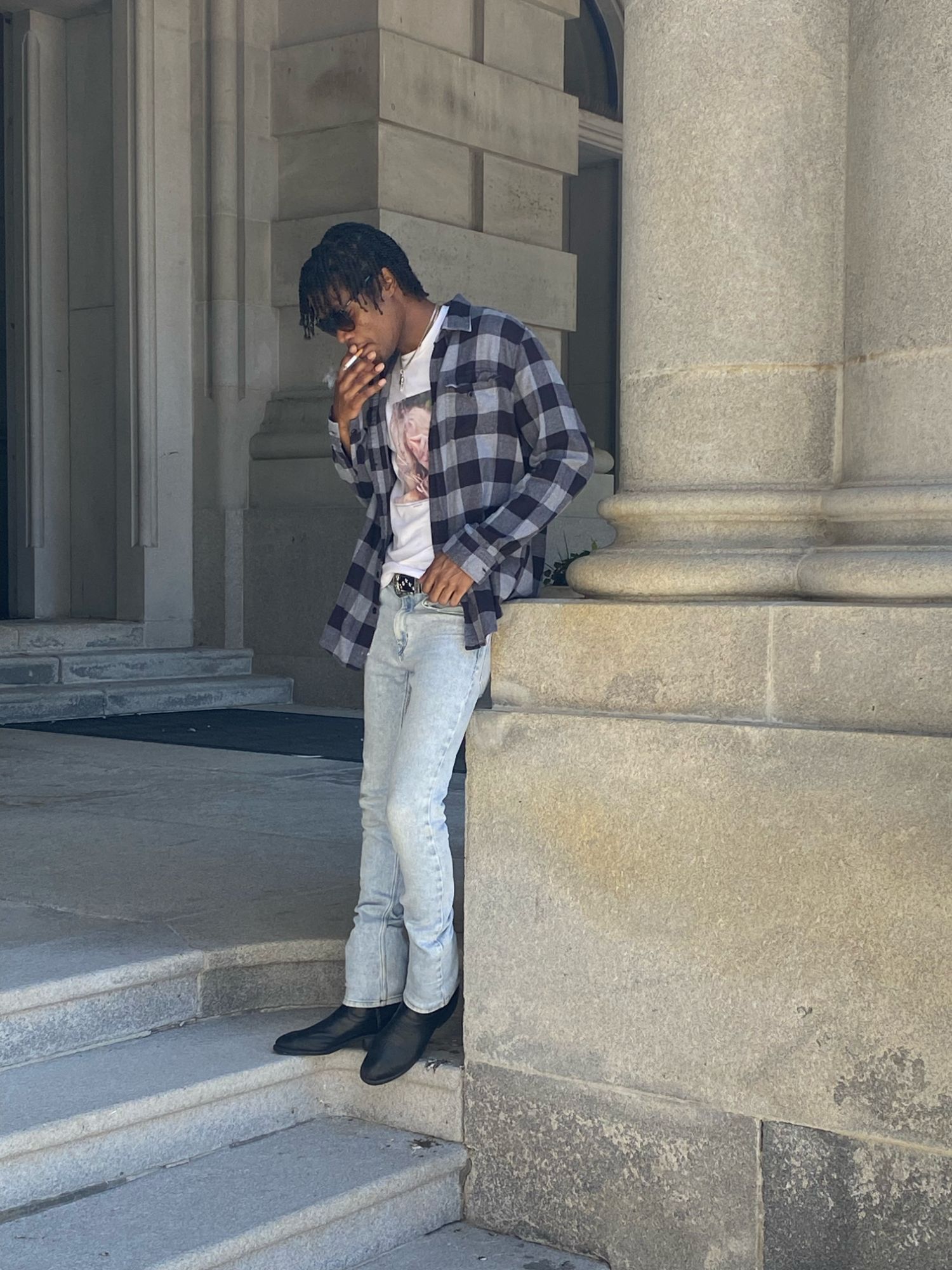 GXDLYJ in flannel on marble steps